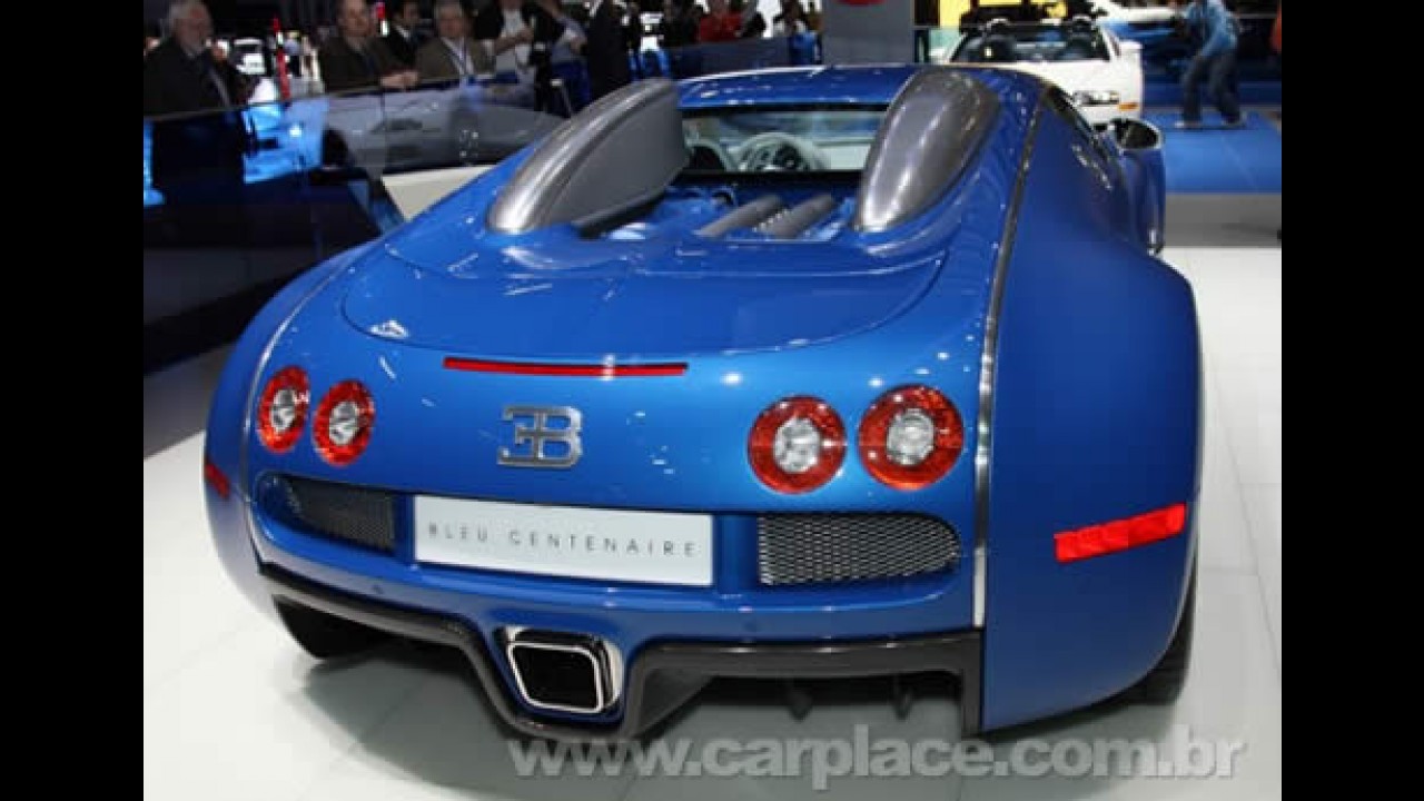 Bugatti Veyron Bleu Centenaire 2009 - Sim! Ele tem 1.400cv e atinge 439 km/h!