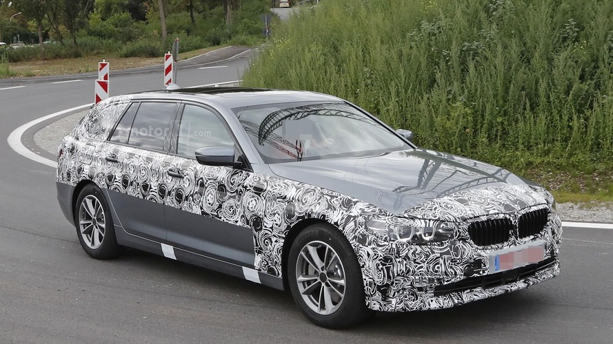 2017 BMW 5 Series Touring spy photo
