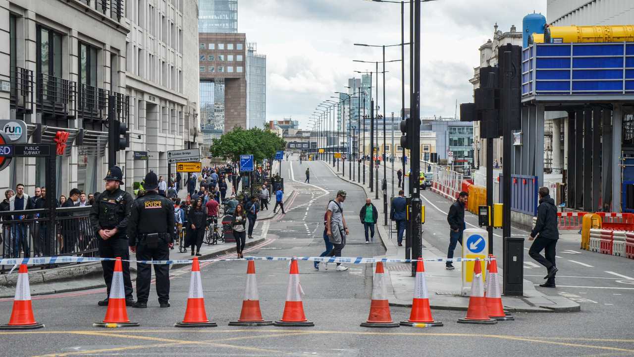 Armed police at North end of London after terror attacks on 03.06.2017