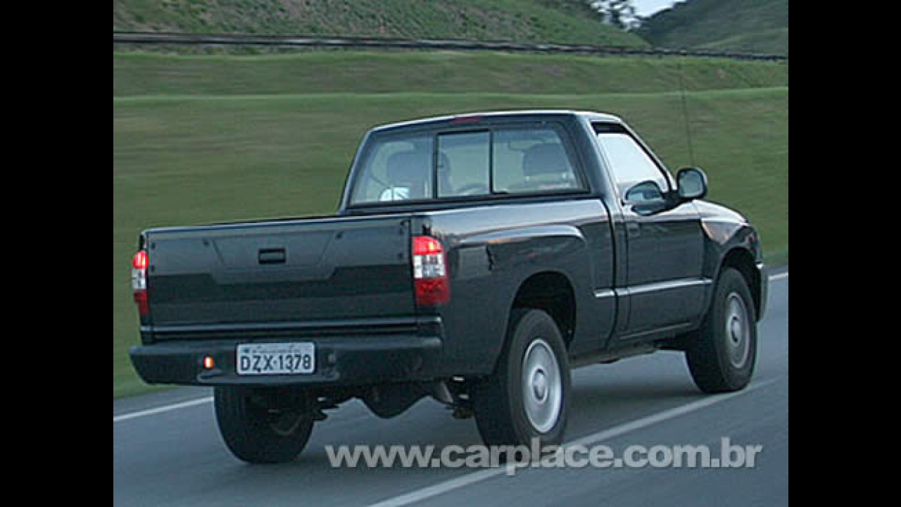 Segredo: Flagrada nova versão da Chevrolet S10 que chega este mês
