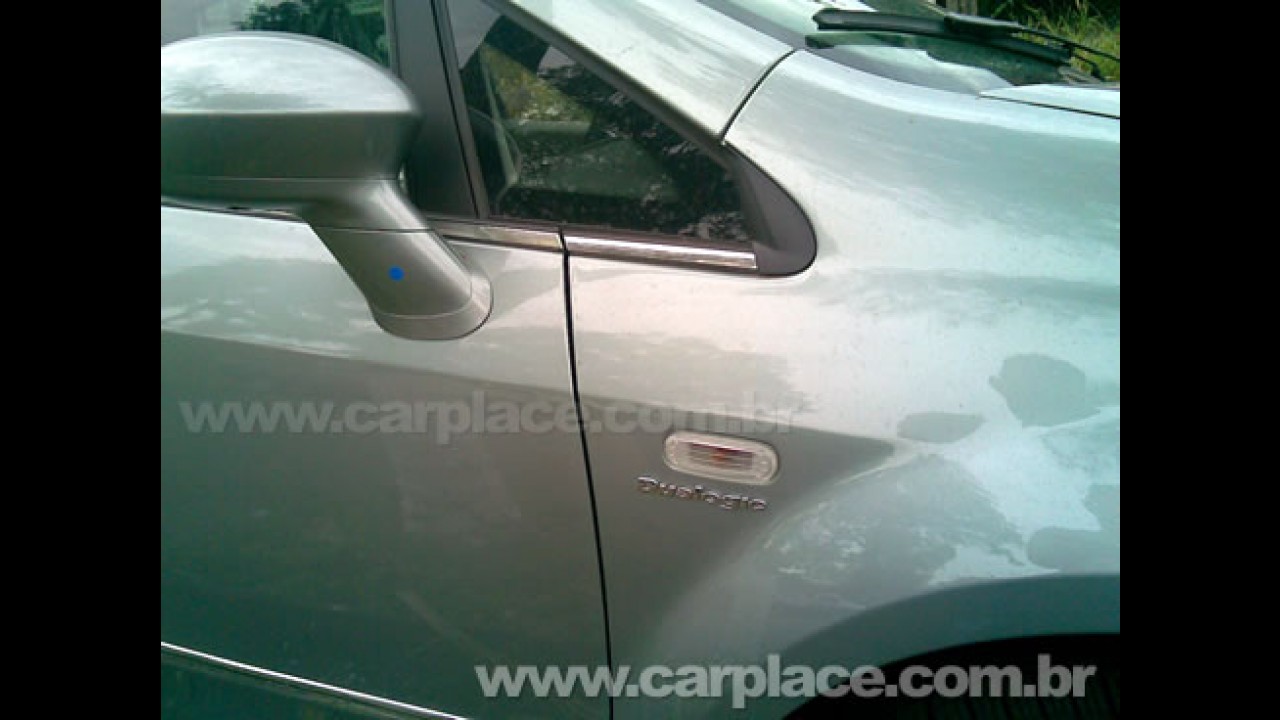 Exclusivo!! Flagramos o novo Fiat Linea Dualogic 2009 - Veja foto do interior