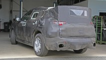 Alfa Romeo Stelvio'nun kamuflajlı hali, yükseltilmiş bir Giulia'ya benziyor