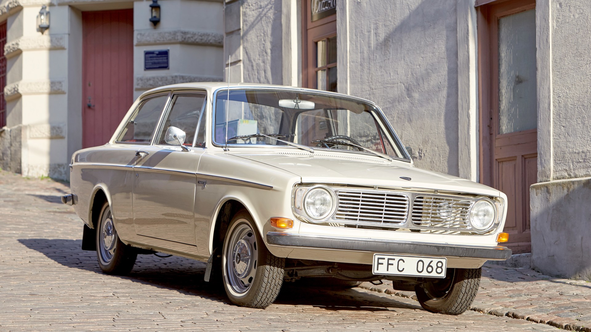volvo-140-series.jpg
