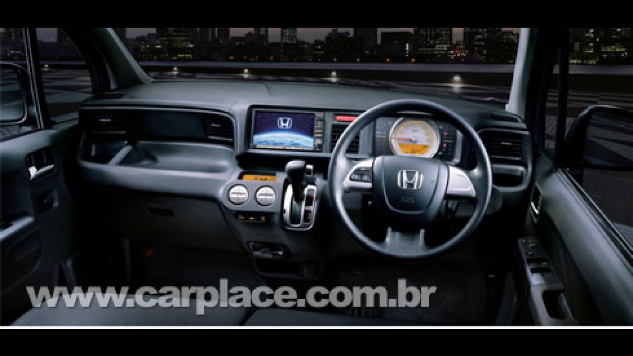 Honda apresenta nova versão do minicarro New Life no Japão