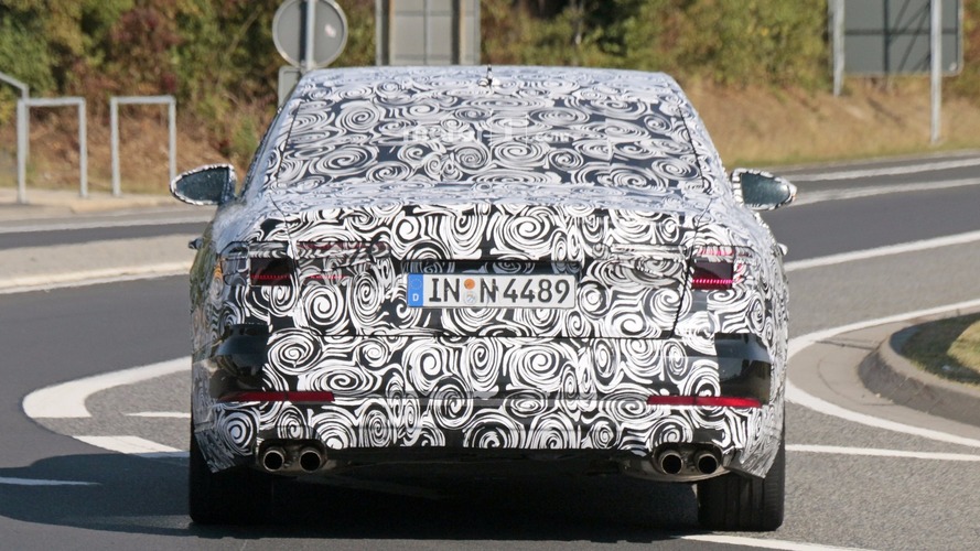 2019 Audi S8 spy photo