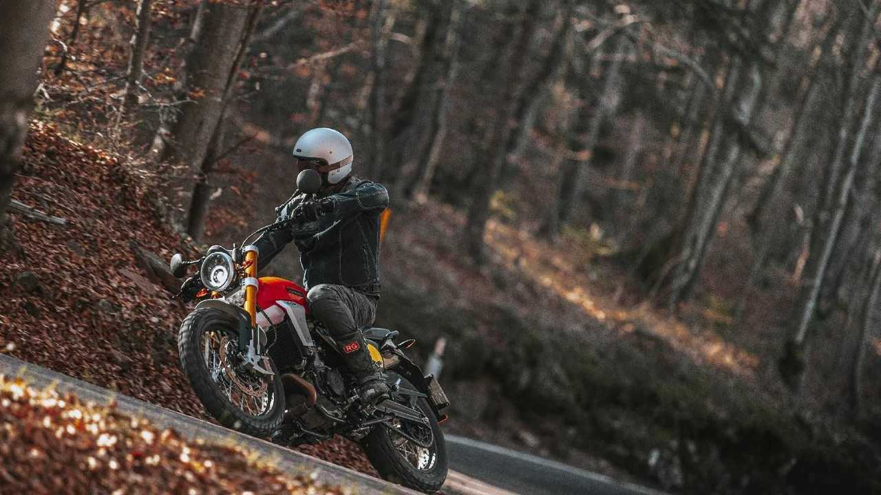 2021 Fantic Caballero 500 Scrambler - Action