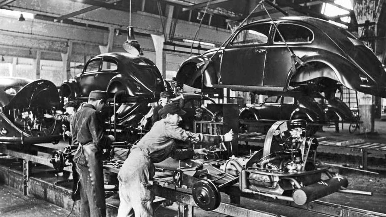 Volkswagen 75 anni fa partiva la produzione del Maggiolino