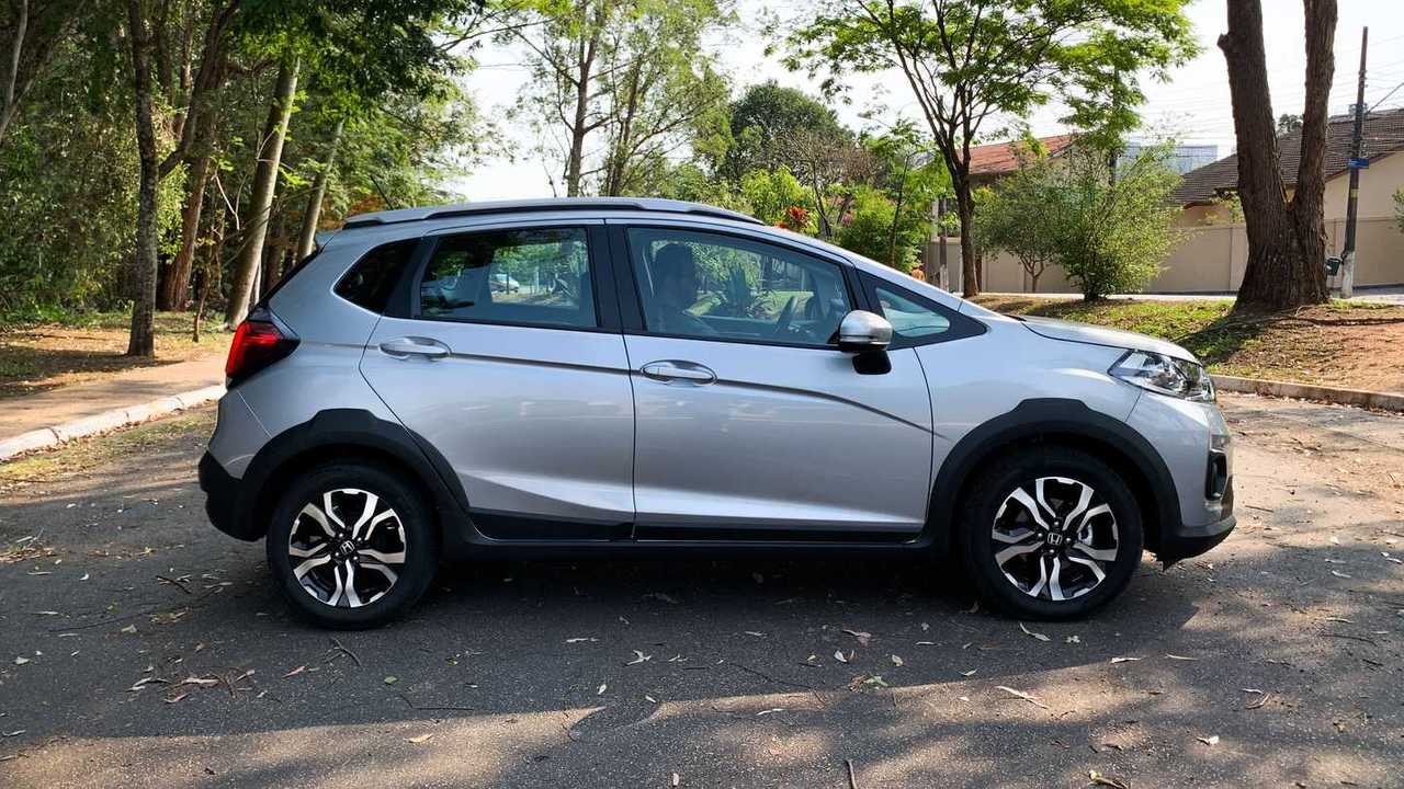 Honda WR-V ELX vs. Honda Fit EXL