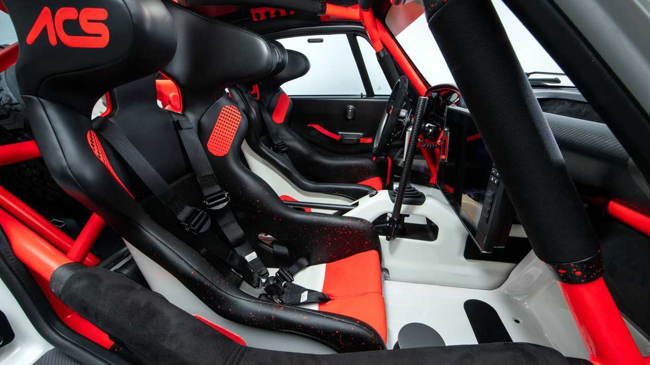 Étude de compétition tout-terrain chanteur Porsche 911 Safari Cockpit