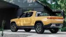 Rivian R1T amarela - traseira