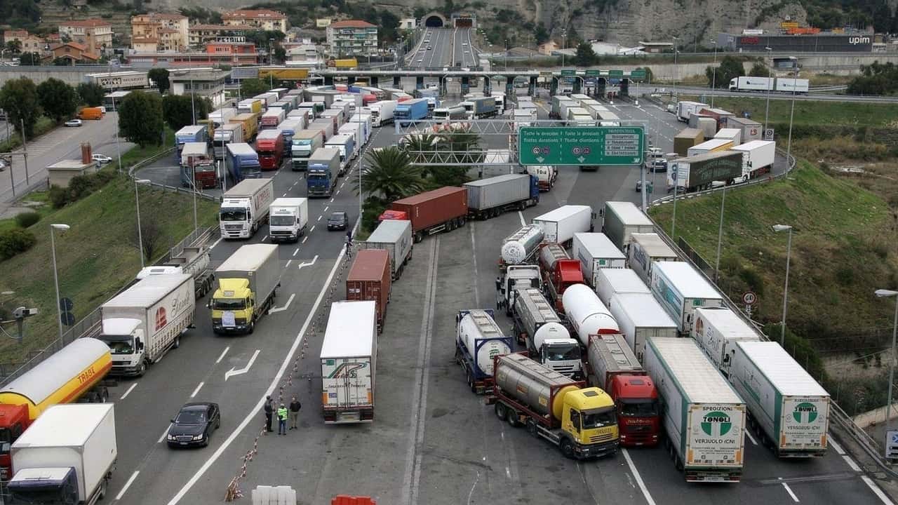 sciopero-autotrasporto-filiera-agroalimentare-in-stallo-prodotti-che-marciscono