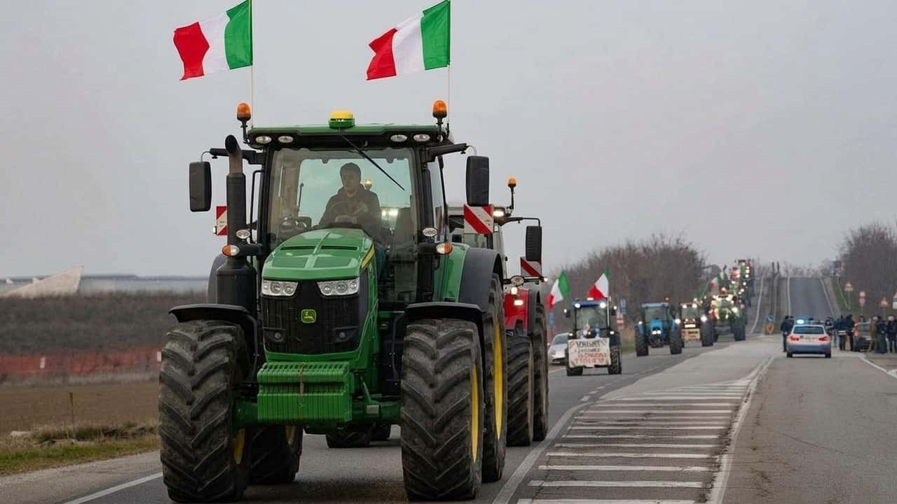 caro-gasolio-trattori-in-presidio-su-aurelia-e-palermo-agrigento