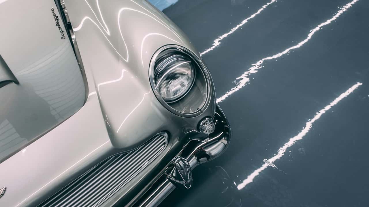 James Bond Aston Martin DB5 Restomod Drive