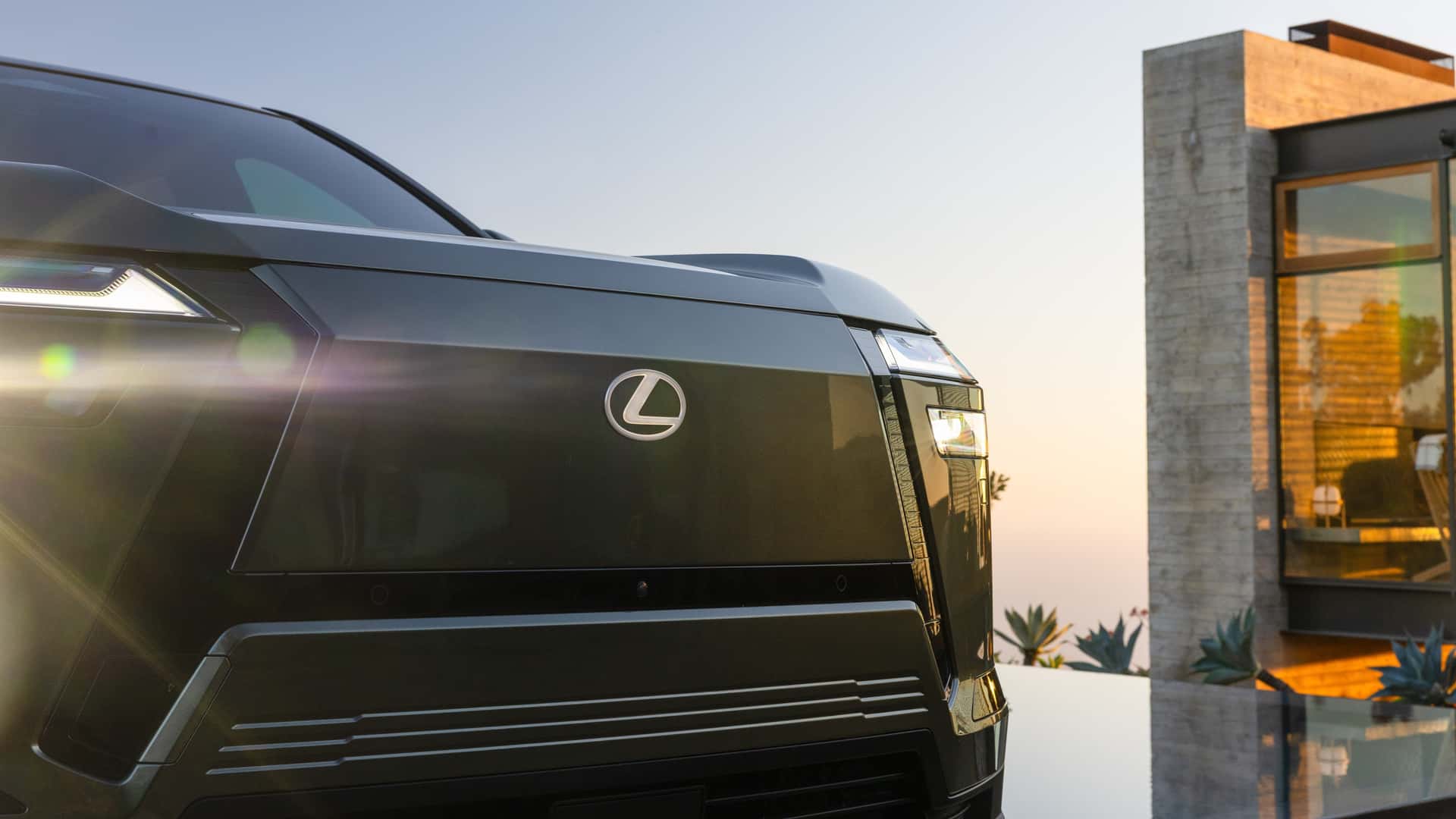 https://cdn.motor1.com/images/mgl/8A34qW/s1/2027-lexus-tz.jpg