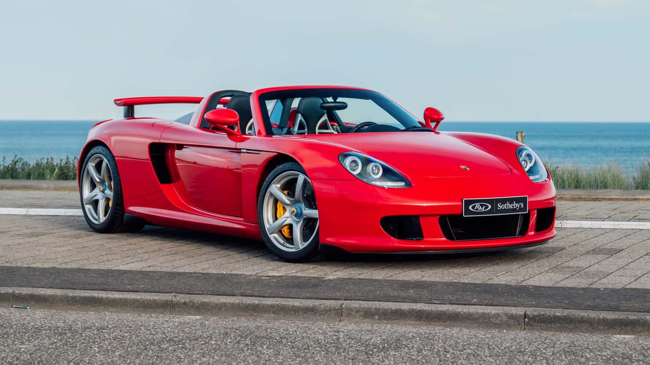 Porsche Carrera GT in Rosso Guards