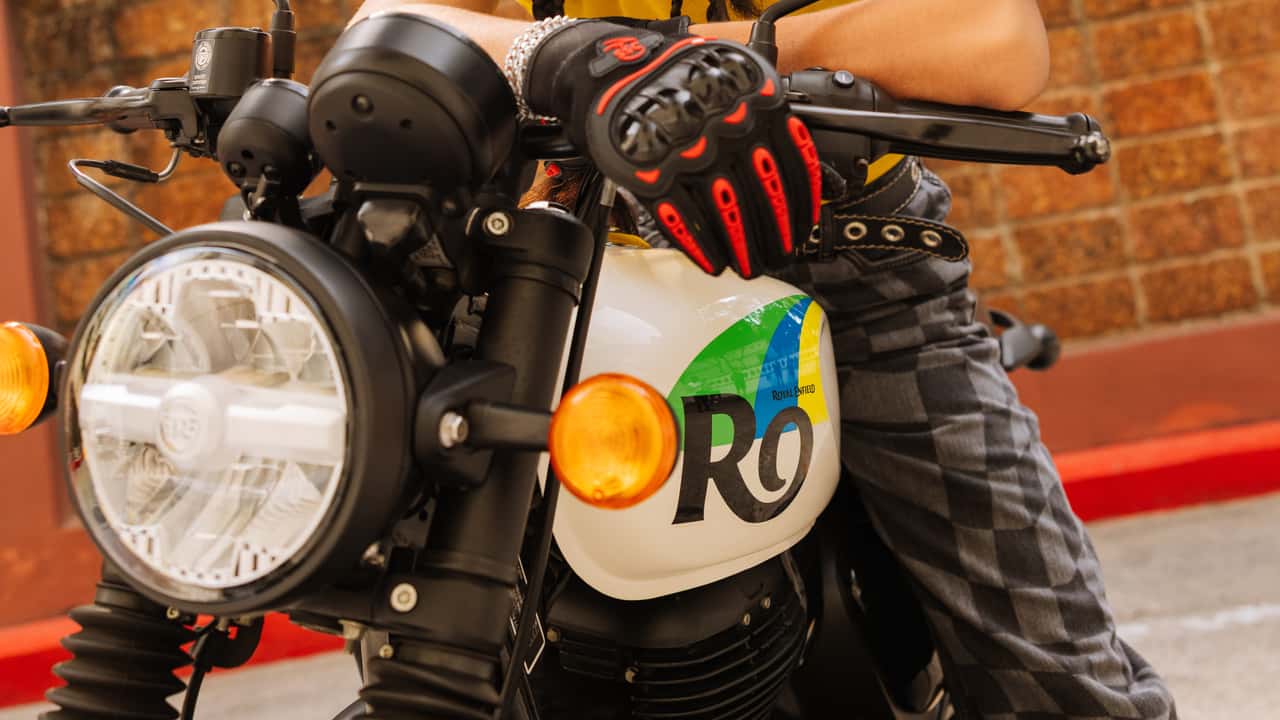 Royal Enfield lança a Hunter 350 2027, agora com farol de LED