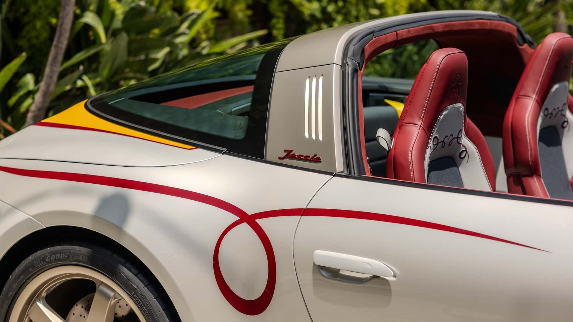 https://cdn.motor1.com/images/mgl/8A3mYe/s1/porsche-and-pixar-toy-story-collaboration.jpg