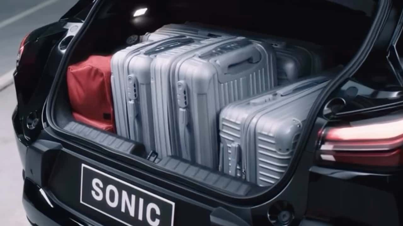Chevrolet Sonic aparece nas redes sociais