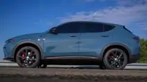Vista lateral do Dodge Hornet 2023