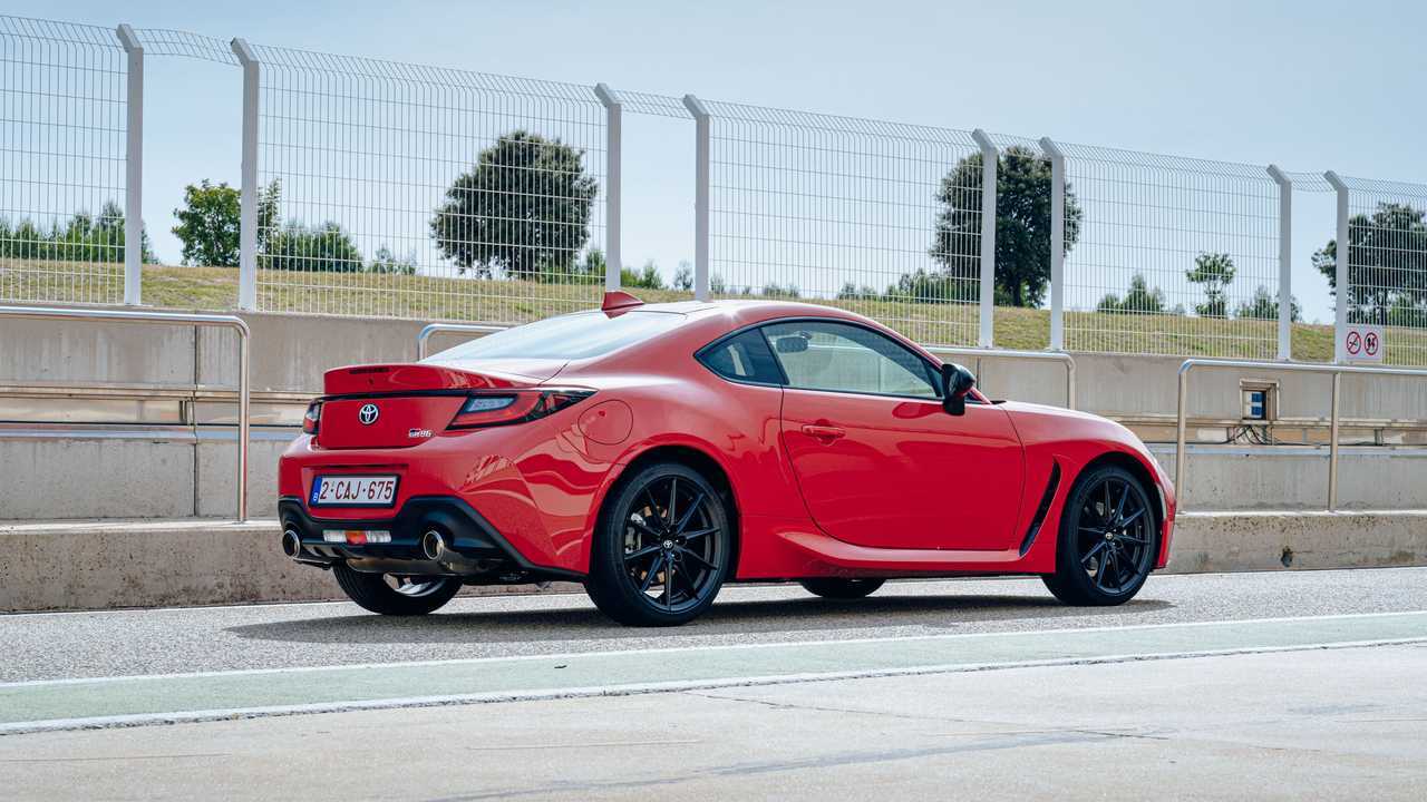 Toyota GR86 (2022) in the test