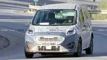 Ford Tourneo/Transit Courier als Erlkönig erwischt
