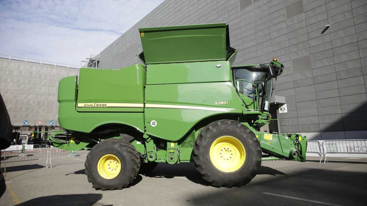 John Deere celebra i 75 anni delle mietitrebbie semoventi