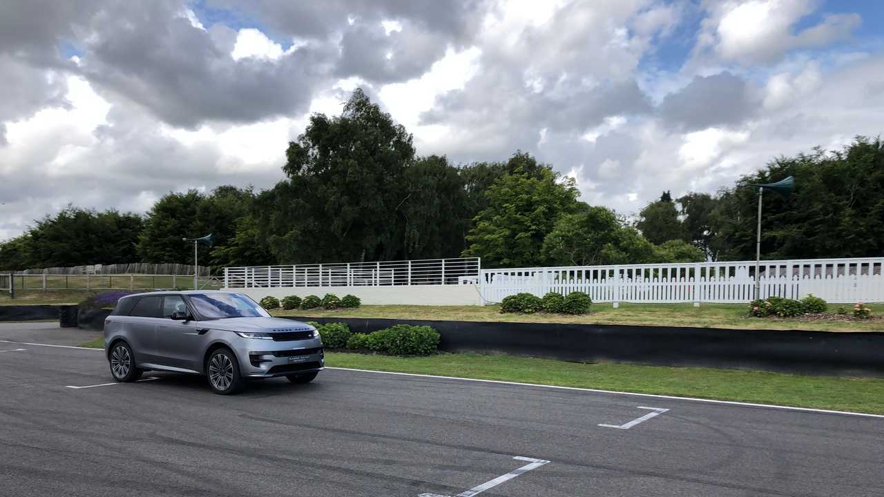 RANGE-ROVER-SPORT13
