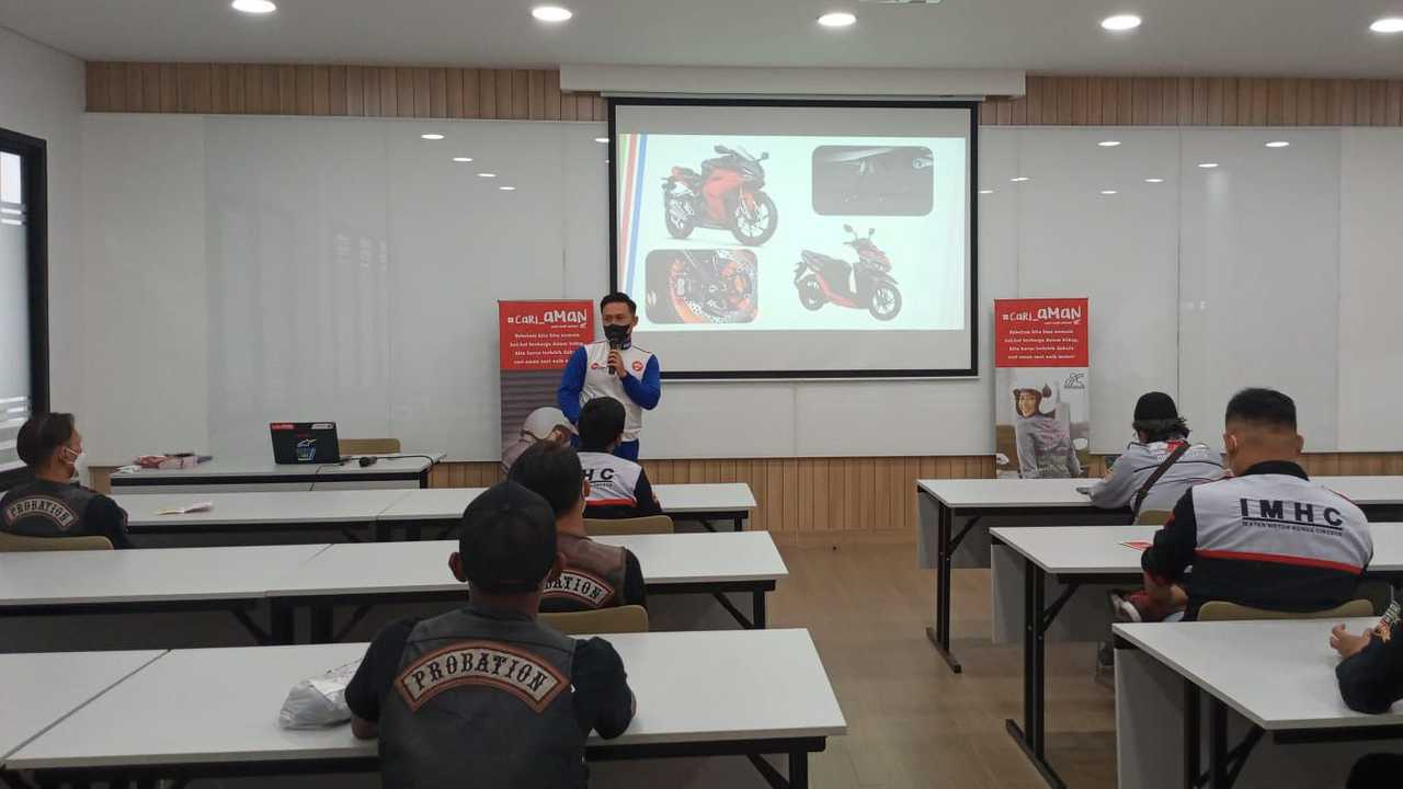 PT Daya Adicipta Motora menggelar pelatihan Safety Riding bersama para anggota komunitas IMHC.