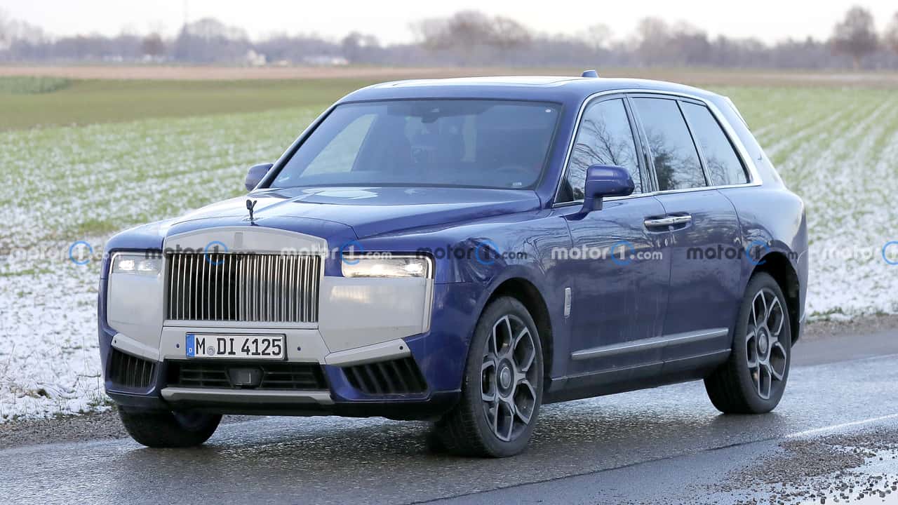 Makyajlı Rolls-Royce Cullinan Casus Fotoğraflar