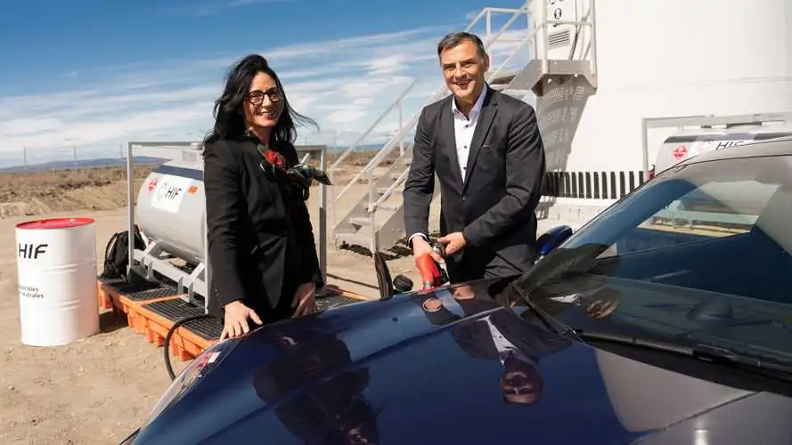 porsche-starts-synthetic-fuel-production.webp