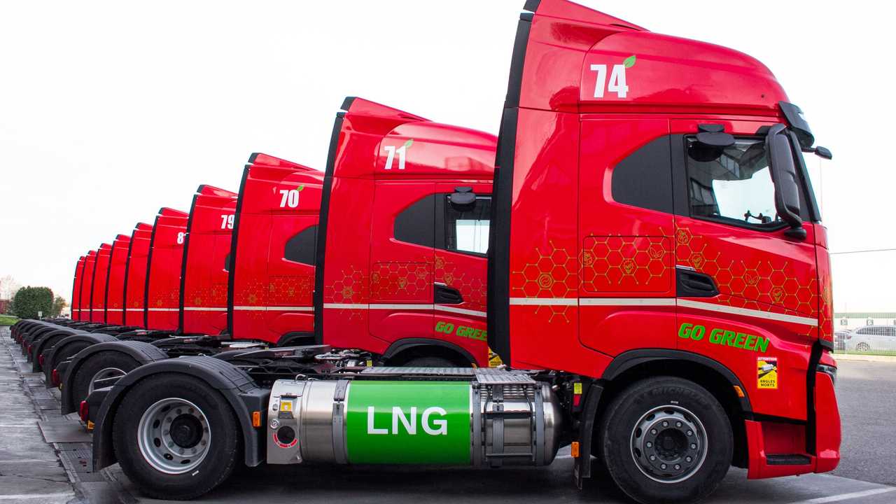 I 40 Iveco S-Way consegnati al Gruppo Torello