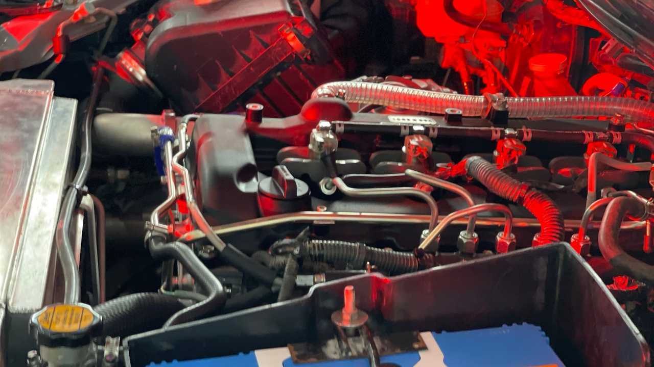 Foto dal vivo di Mitsubishi Triton Ralliart