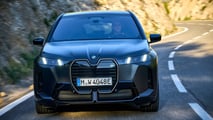 BMW iX M70 xDrive (2025) im Test