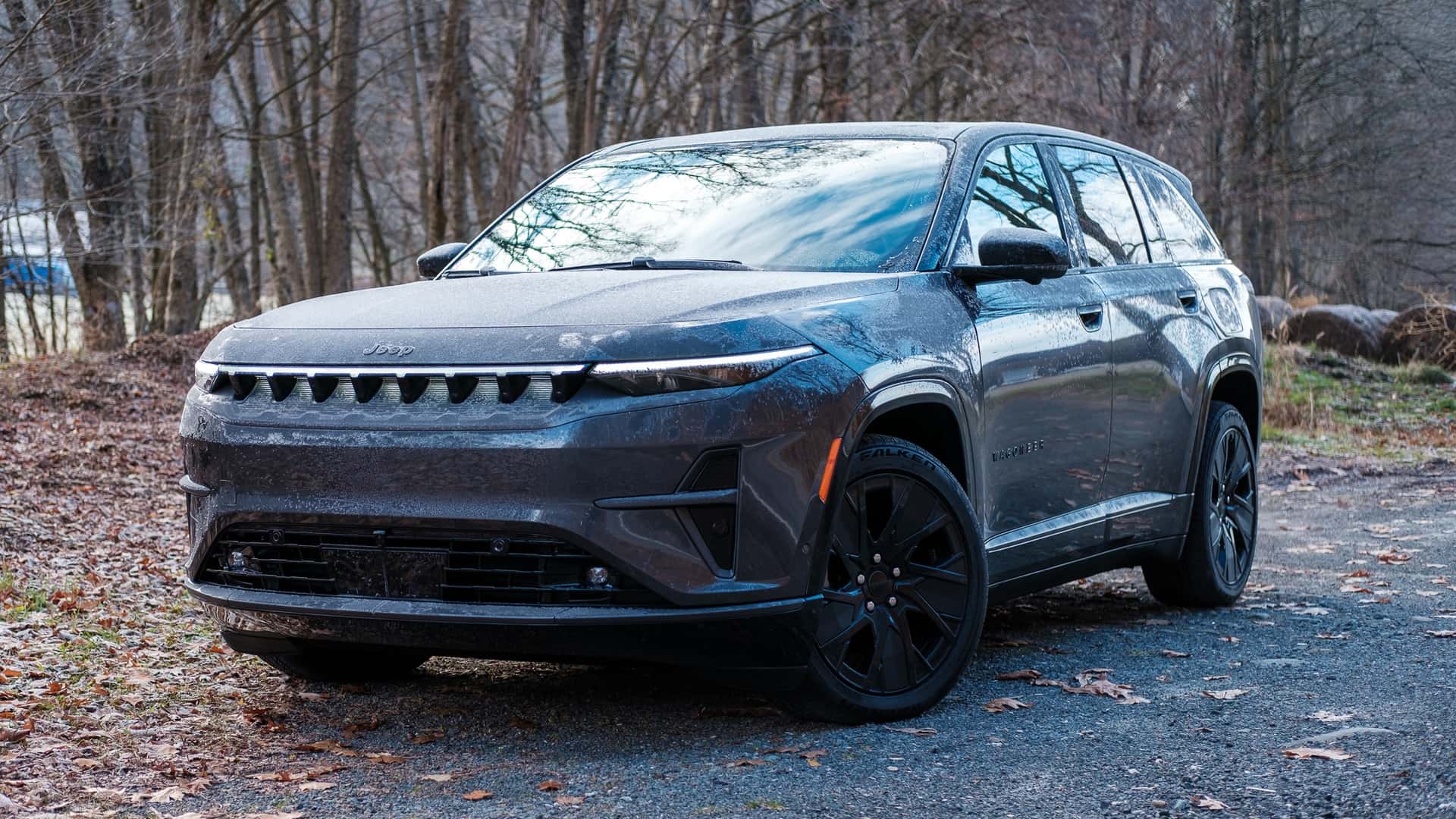 Jeep llama a revisión más de 11,000 Wagoneer S eléctricos por un problema en la cubierta del portón trasero
