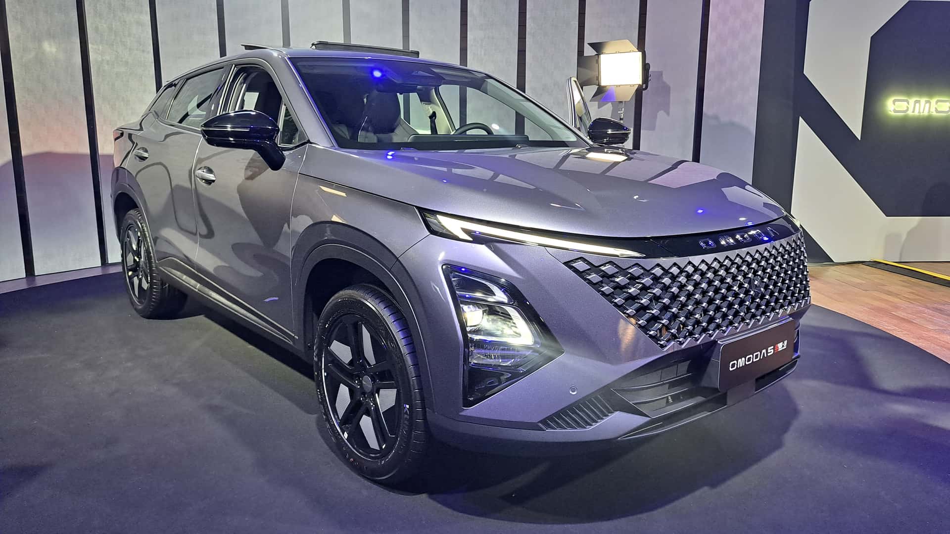Omoda 5 HEV passa Toyota Corolla Cross híbrido em maio