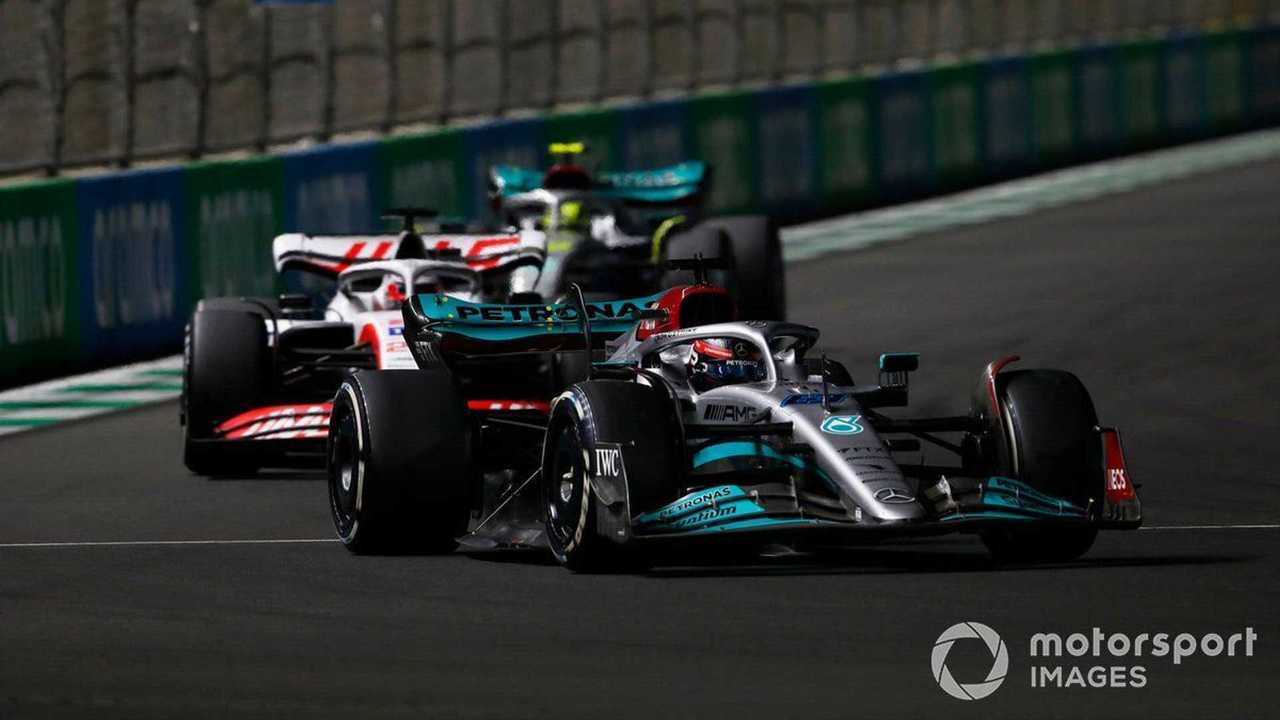 George Russell leads Kevin Magnussen at Saudi Arabian GP 2022