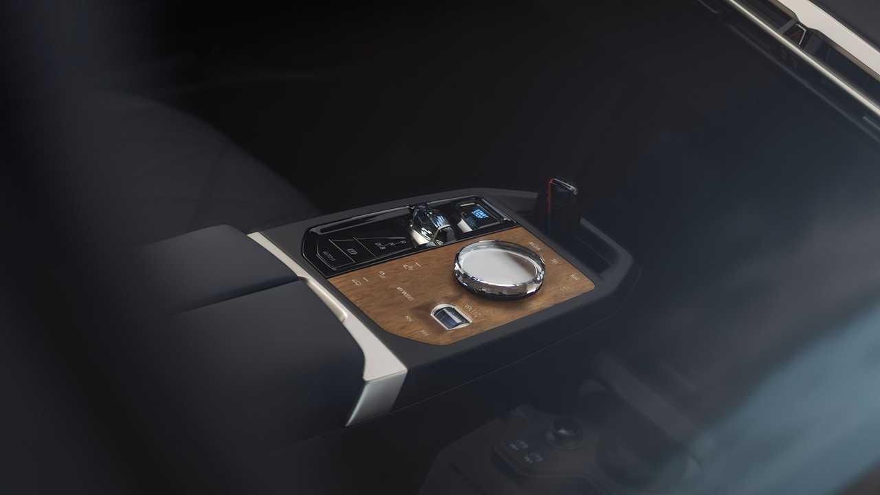 BMW iX M60 (2022)