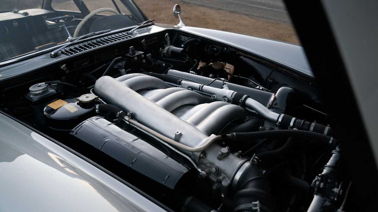 Foto - Mercedes 300SL Gullwing Alloy (1955), all'asta per 8 milioni di euro