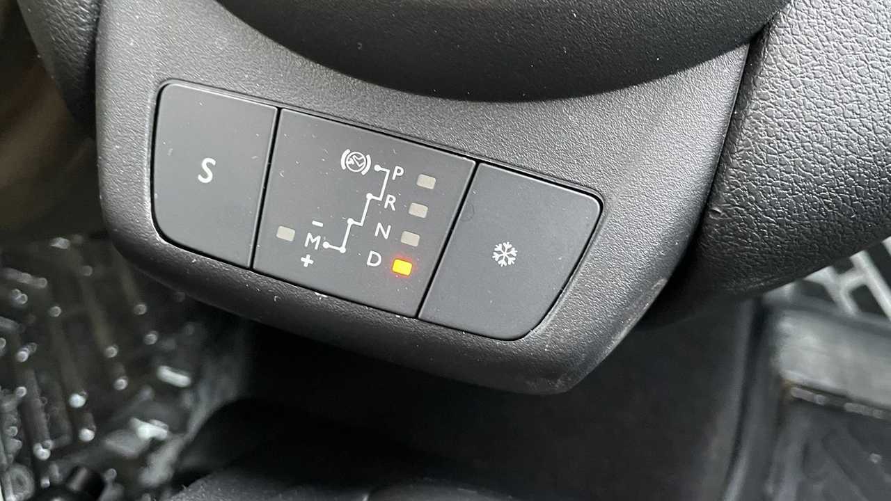 Opel Combo Life, клавиши выбора режимов работы автомата