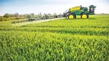 John Deere entra nel business delle irroratrici semoventi in Italia con la nuova 300M