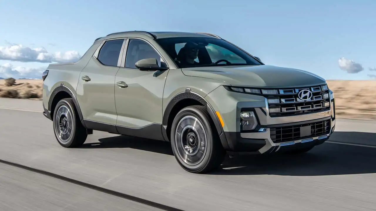 https://cdn.motor1.com/images/mgl/8AvYpJ/s3/2025-hyundai-santa-cruz.webp