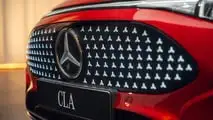 Mercedes CLA (2025) mit EQ-Technologie in Rot