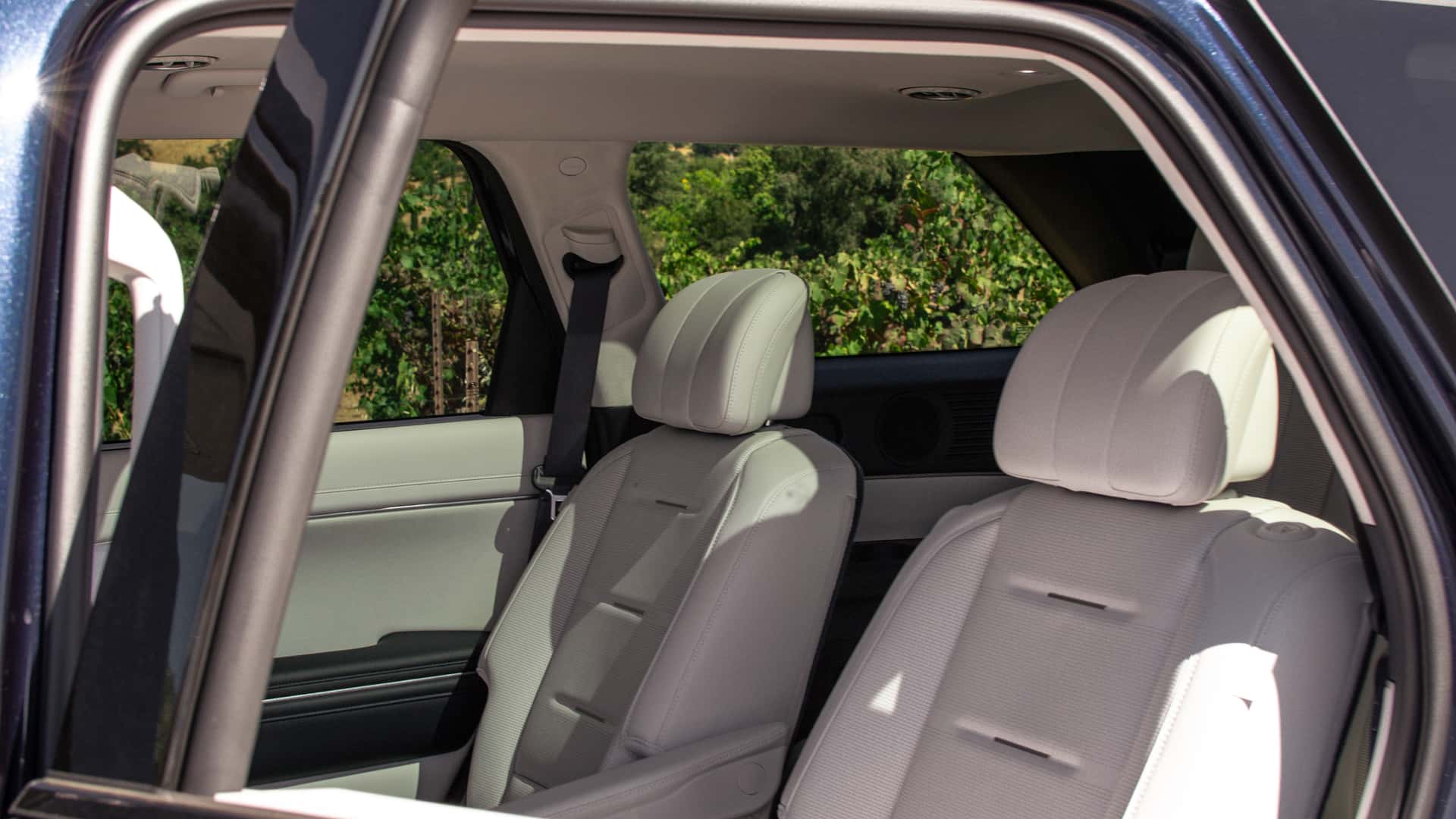 https://cdn.motor1.com/images/mgl/8AxMXW/s1/2026-hyundai-palisade-review.jpg