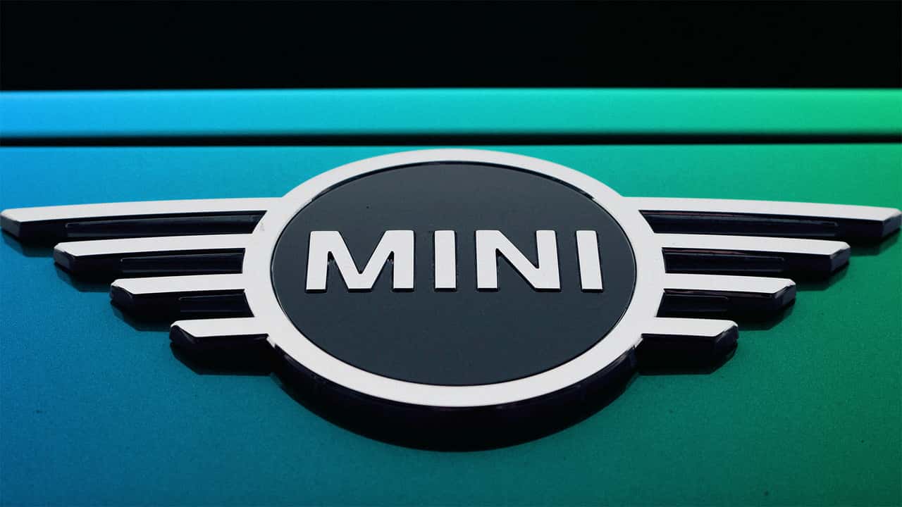 mini cooper charging