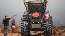 Massey Ferguson 8S conquista il deserto: