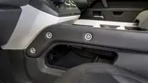 Land Rover Defender, intérieur et coffre