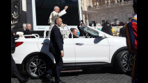 Hyundai Santa Fe, la Papamobile di Francesco