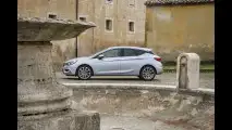 Opel Astra, perde peso ma guadagna in tutto