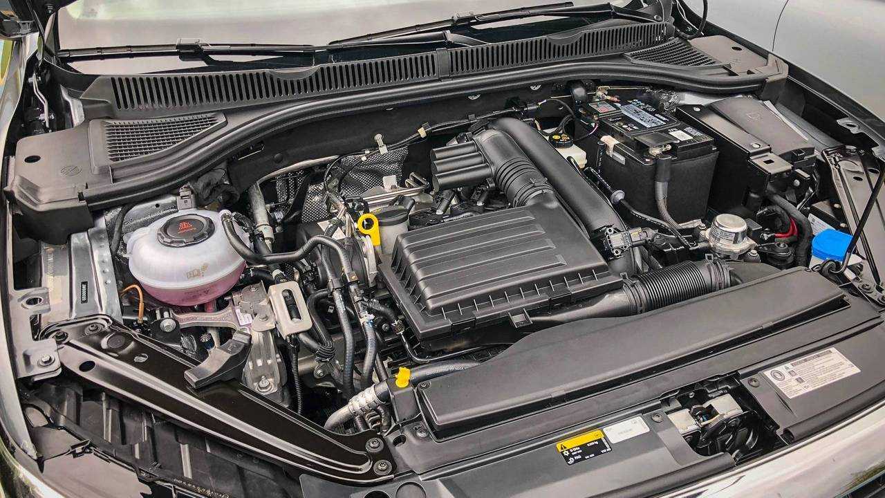 Comparativo: VW Jetta x Honda Civic x Toyota Corolla