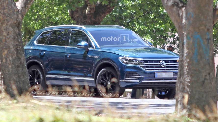 2018 VW Touareg spy photo
